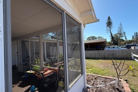 Commercial property in Bradenton, Florida 6 bedrooms, 157.56 sq.m. № 2099124 - photo 19