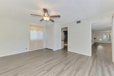 Condo in Rotonda, Florida, 2 bedrooms  № 1722578 - photo 15