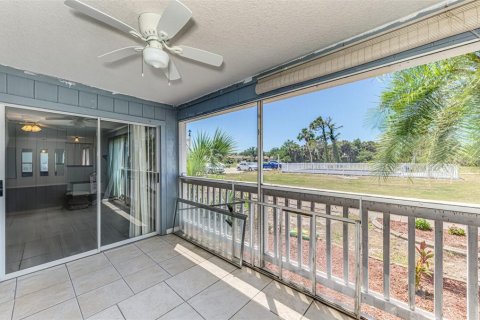 Condo in Rotonda, Florida, 2 bedrooms  № 1722578 - photo 5