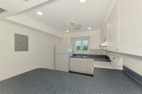 Condo in Rotonda, Florida, 2 bedrooms  № 1722578 - photo 21