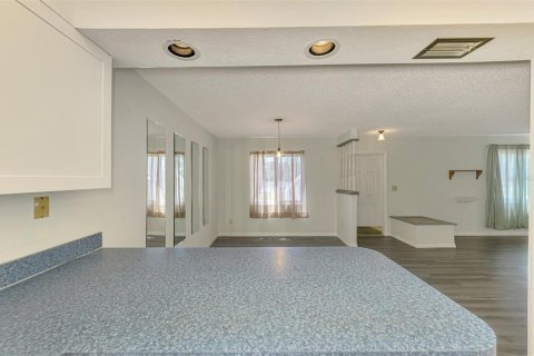 Condo in Rotonda, Florida, 2 bedrooms  № 1722578 - photo 17
