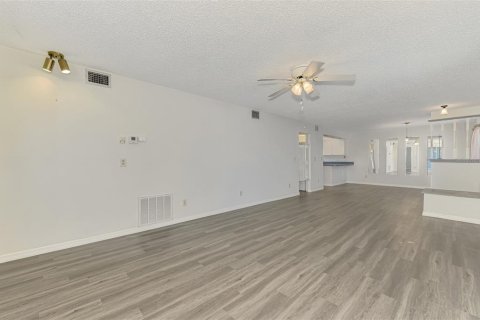 Condo in Rotonda, Florida, 2 bedrooms  № 1722578 - photo 28