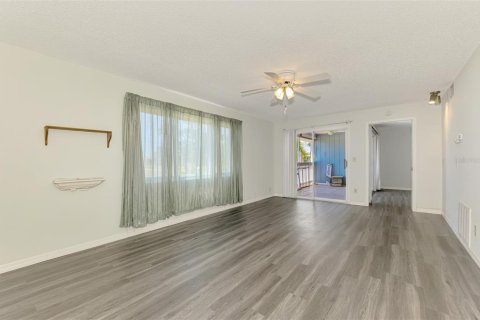 Condo in Rotonda, Florida, 2 bedrooms  № 1722578 - photo 8