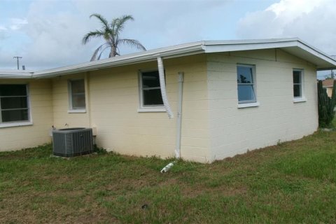 Casa en venta en Port Charlotte, Florida, 2 dormitorios, 93.27 m2 № 1875842 - foto 22