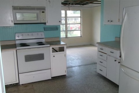 Casa en venta en Port Charlotte, Florida, 2 dormitorios, 93.27 m2 № 1875842 - foto 4