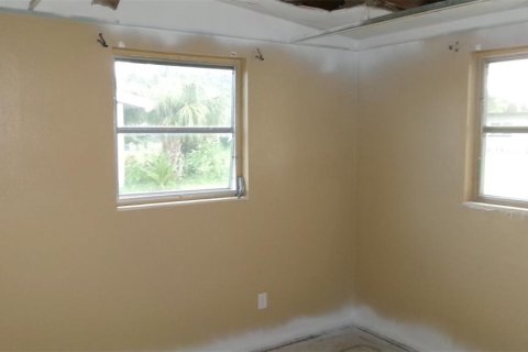 Casa en venta en Port Charlotte, Florida, 2 dormitorios, 93.27 m2 № 1875842 - foto 9