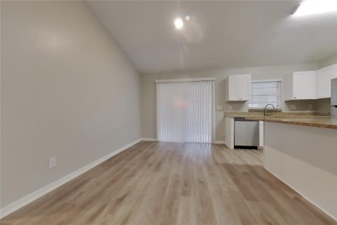 Villa ou maison à louer à Clermont, Floride: 3 chambres, 117.71 m2 № 2418939 - photo 4