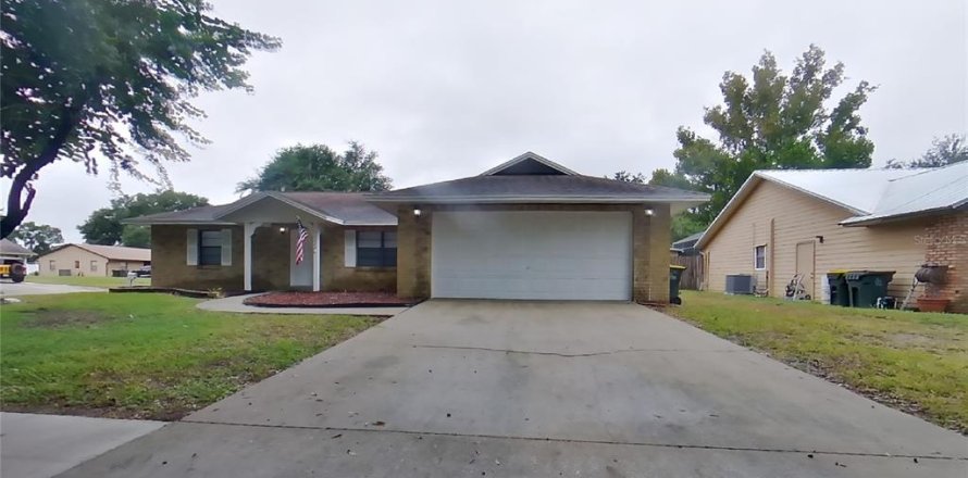 Villa ou maison à Clermont, Floride 3 chambres, 117.71 m2 № 2418939