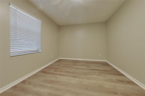 Villa ou maison à louer à Clermont, Floride: 3 chambres, 117.71 m2 № 2418939 - photo 11