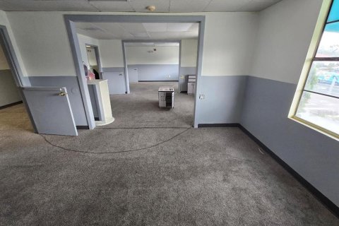 Commercial property in New Port Richey, Florida 405.8 sq.m. № 1835193 - photo 12