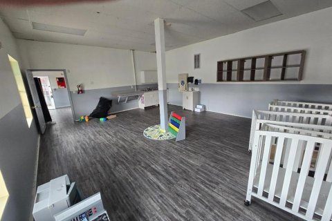 Commercial property in New Port Richey, Florida 405.8 sq.m. № 1835193 - photo 10