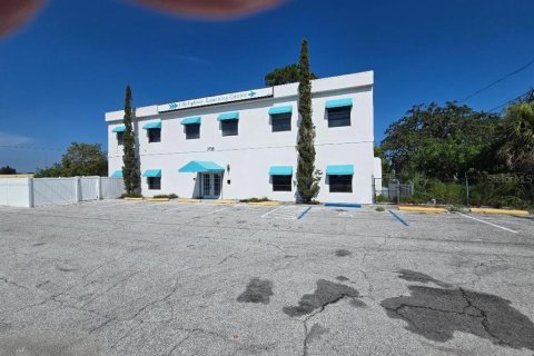 Commercial property in New Port Richey, Florida 405.8 sq.m. № 1835193 - photo 2