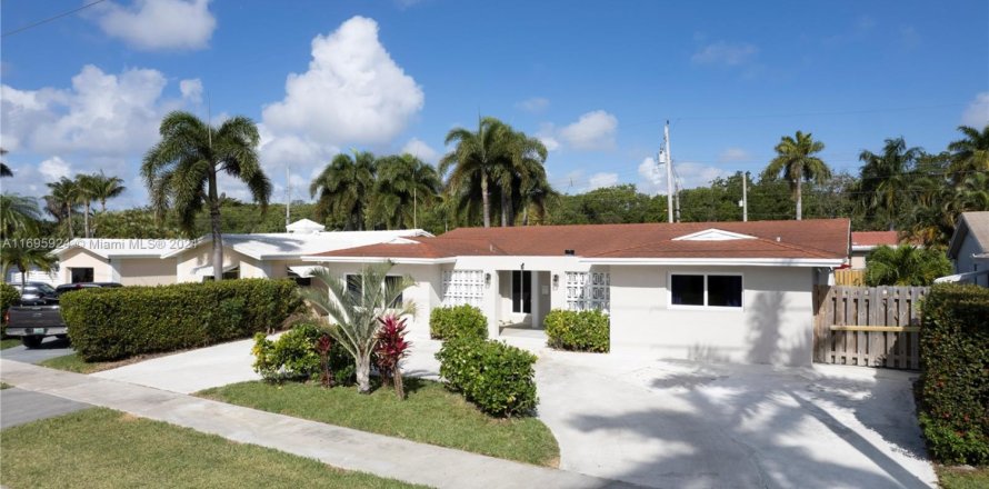 Villa ou maison à Hollywood, Floride 3 chambres № 1694313