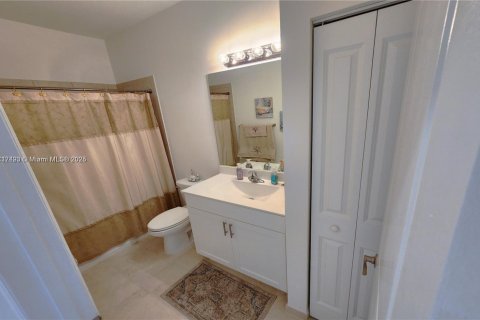 Casa en venta en Miami, Florida, 4 dormitorios, 260.5 m2 № 1468947 - foto 27
