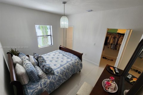Casa en venta en Miami, Florida, 4 dormitorios, 260.5 m2 № 1468947 - foto 23