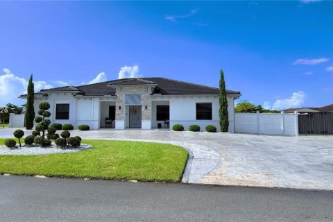 Casa en venta en Miami, Florida, 4 dormitorios, 260.5 m2 № 1468947 - foto 30