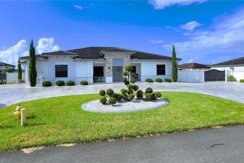 Casa en venta en Miami, Florida, 4 dormitorios, 260.5 m2 № 1468947 - foto 29
