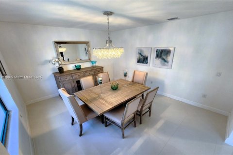 Casa en venta en Miami, Florida, 4 dormitorios, 260.5 m2 № 1468947 - foto 15