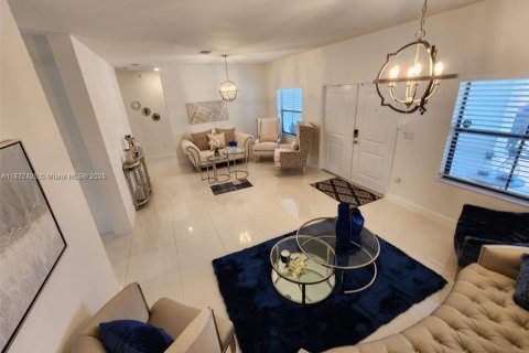 Casa en venta en Miami, Florida, 4 dormitorios, 260.5 m2 № 1468947 - foto 8