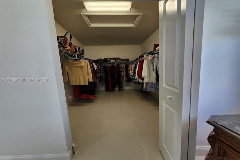 Casa en venta en Miami, Florida, 4 dormitorios, 260.5 m2 № 1468947 - foto 20