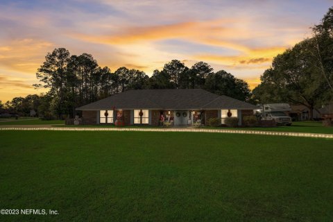 House in Callahan, Florida 3 bedrooms, 218.04 sq.m. № 883042 - photo 1