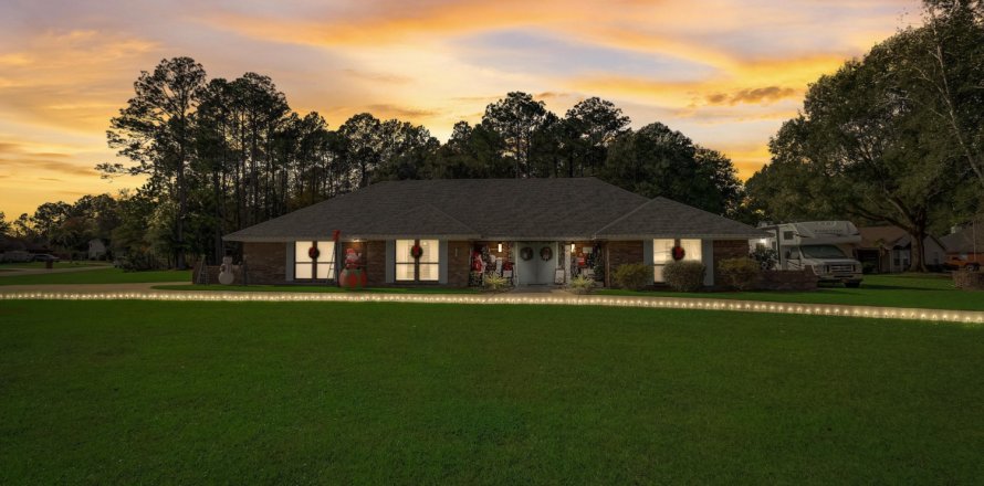 House in Callahan, Florida 3 bedrooms, 218.04 sq.m. № 883042