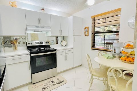 Copropriété à vendre à Coconut Creek, Floride: 2 chambres, 93.83 m2 № 1963303 - photo 4