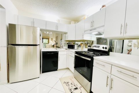 Copropriété à vendre à Coconut Creek, Floride: 2 chambres, 93.83 m2 № 1963303 - photo 3