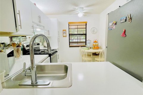 Copropriété à vendre à Coconut Creek, Floride: 2 chambres, 93.83 m2 № 1963303 - photo 5