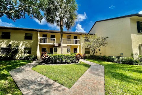 Copropriété à vendre à Coconut Creek, Floride: 2 chambres, 93.83 m2 № 1963303 - photo 1
