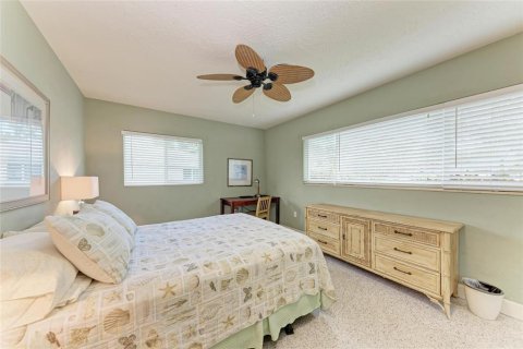 House in Sarasota, Florida 4 bedrooms, 218.78 sq.m. № 1873657 - photo 27