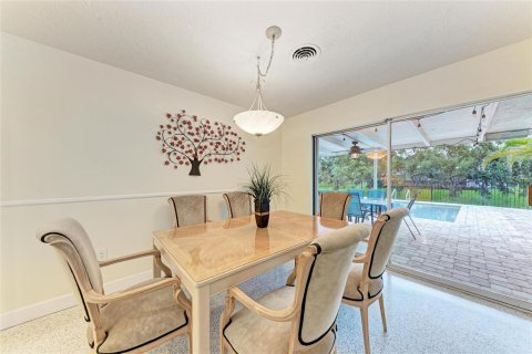 House in Sarasota, Florida 4 bedrooms, 218.78 sq.m. № 1873657 - photo 15