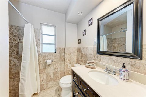 House in Sarasota, Florida 4 bedrooms, 218.78 sq.m. № 1873657 - photo 22