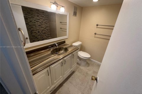 Townhouse in Lauderhill, Florida 3 bedrooms, 143.07 sq.m. № 1979756 - photo 24