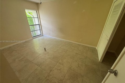 Townhouse in Lauderhill, Florida 3 bedrooms, 143.07 sq.m. № 1979756 - photo 26