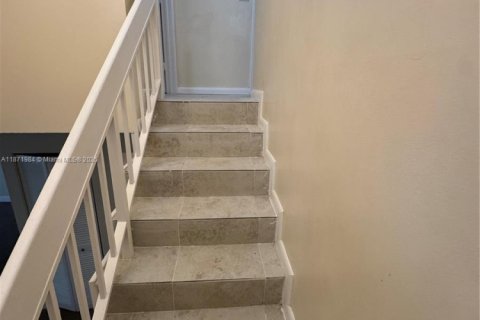 Townhouse in Lauderhill, Florida 3 bedrooms, 143.07 sq.m. № 1979756 - photo 16