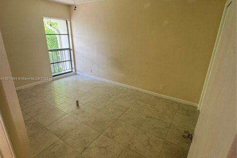 Townhouse in Lauderhill, Florida 3 bedrooms, 143.07 sq.m. № 1979756 - photo 20