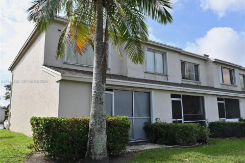 Touwnhouse à vendre à Weston, Floride: 2 chambres, 103.12 m2 № 2001847 - photo 2