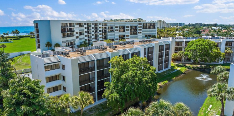 Condominio en Jupiter, Florida, 2 dormitorios  № 1044023
