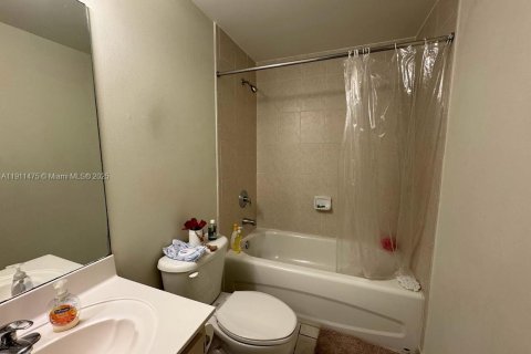 Снять в аренду квартиру в Дорал, Флорида 2 спальни, 80.82м2, № 1967320 - фото 5