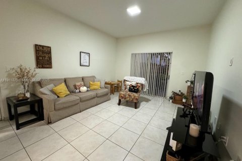 Снять в аренду квартиру в Дорал, Флорида 2 спальни, 80.82м2, № 1967320 - фото 9