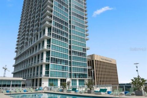 Condominio en Orlando, Florida, 2 dormitorios  № 2157963
