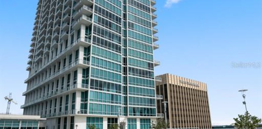 Condominio en Orlando, Florida, 2 dormitorios  № 2157963