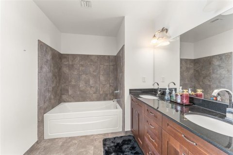 Condominio en venta en Orlando, Florida, 2 dormitorios, 105.35 m2 № 2157963 - foto 18