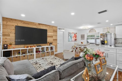 Casa en venta en Deerfield Beach, Florida, 4 dormitorios, 157.56 m2 № 1968108 - foto 6