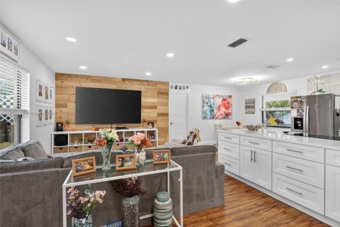 Casa en venta en Deerfield Beach, Florida, 4 dormitorios, 157.56 m2 № 1968108 - foto 4