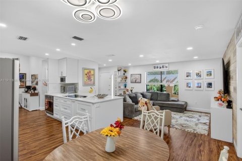 Casa en venta en Deerfield Beach, Florida, 4 dormitorios, 157.56 m2 № 1968108 - foto 10