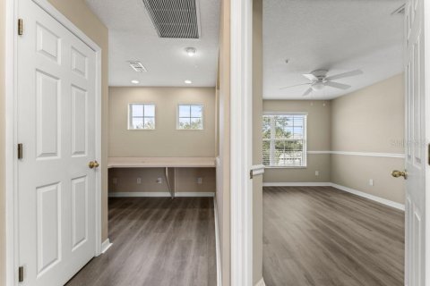 Townhouse in Lake Mary, Florida 4 bedrooms, 177.81 sq.m. № 2199099 - photo 20