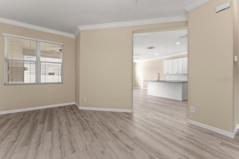 Townhouse in Lake Mary, Florida 4 bedrooms, 177.81 sq.m. № 2199099 - photo 4