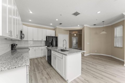Townhouse in Lake Mary, Florida 4 bedrooms, 177.81 sq.m. № 2199099 - photo 8
